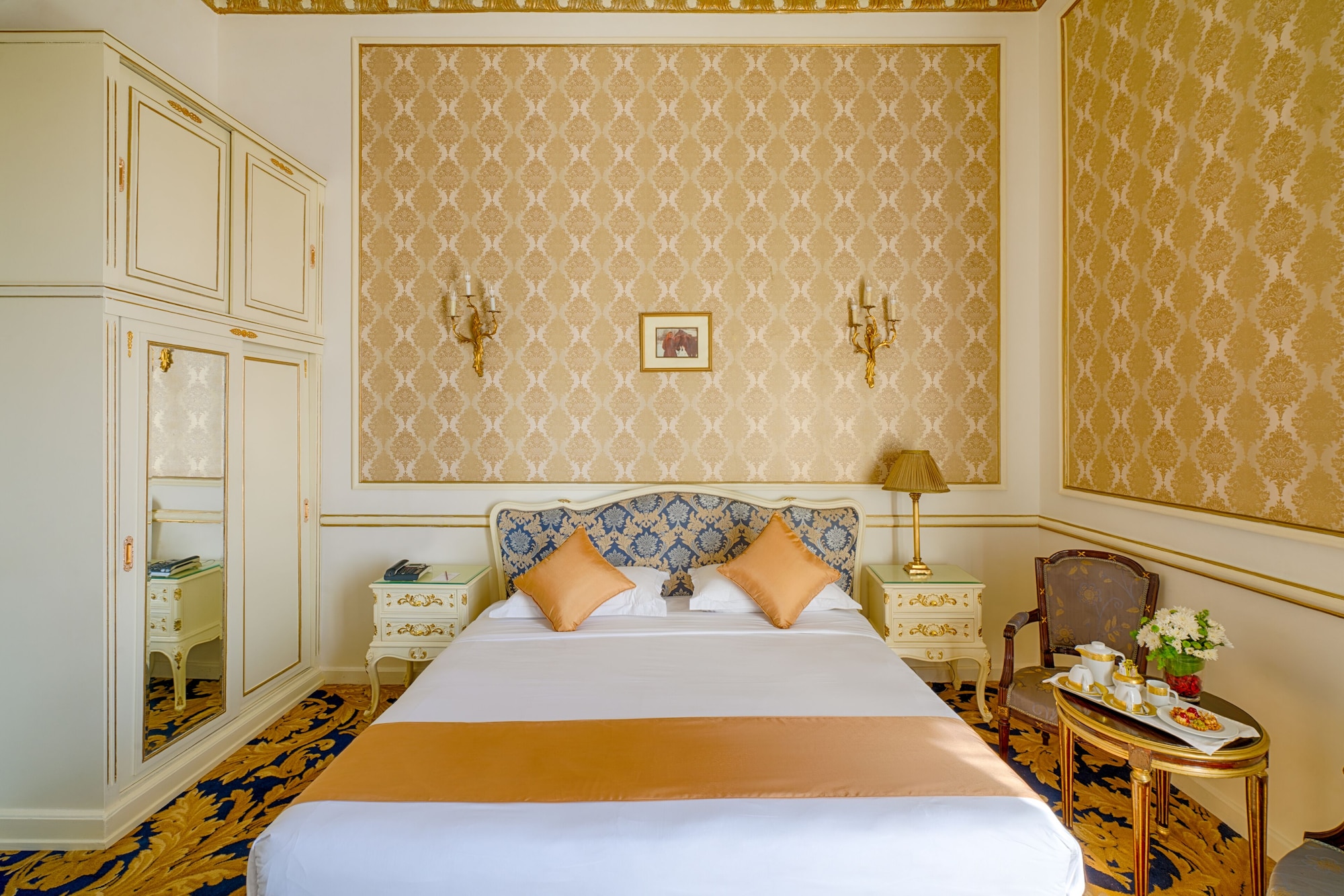 paradise inn le metropole hotel