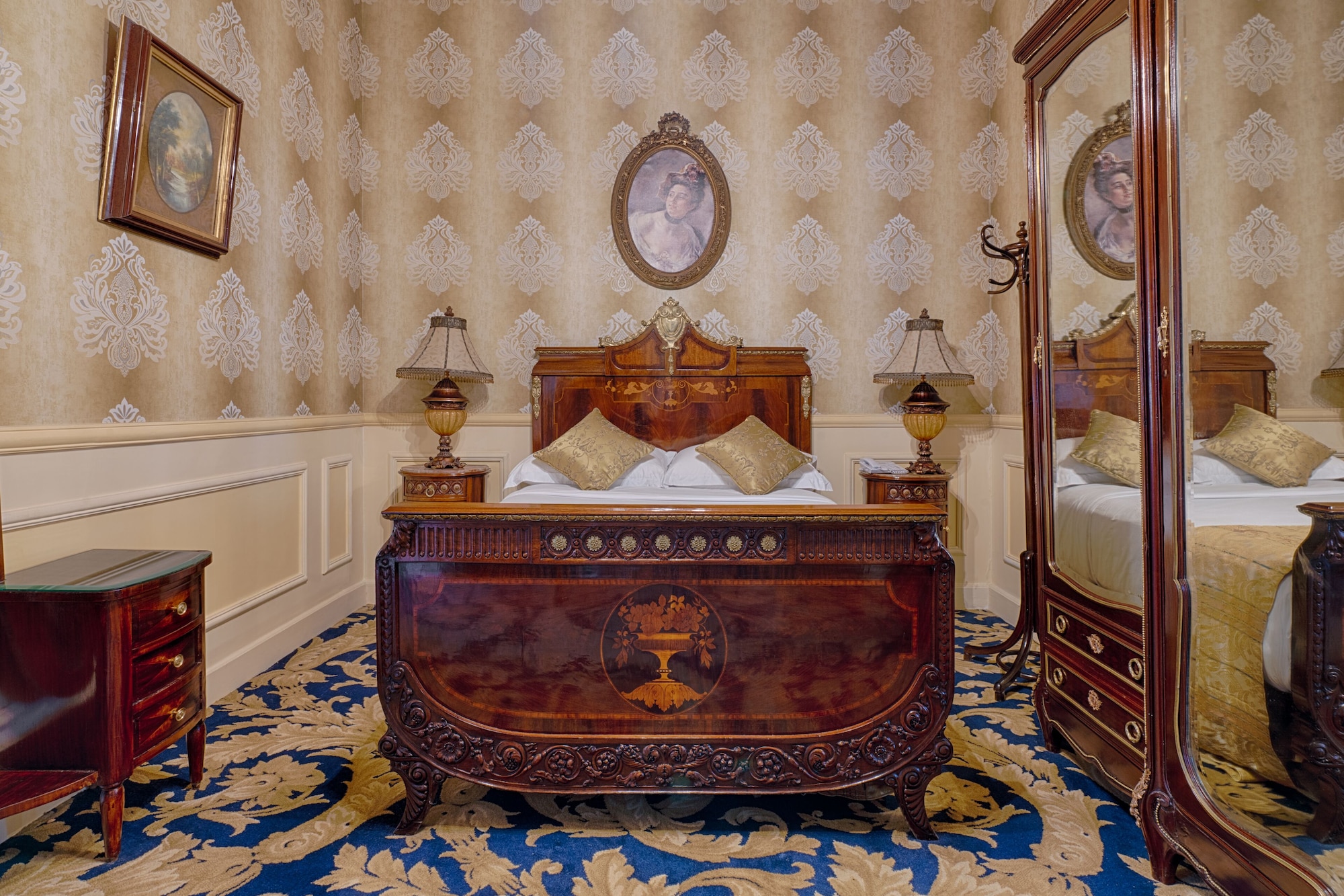 paradise inn le metropole hotel