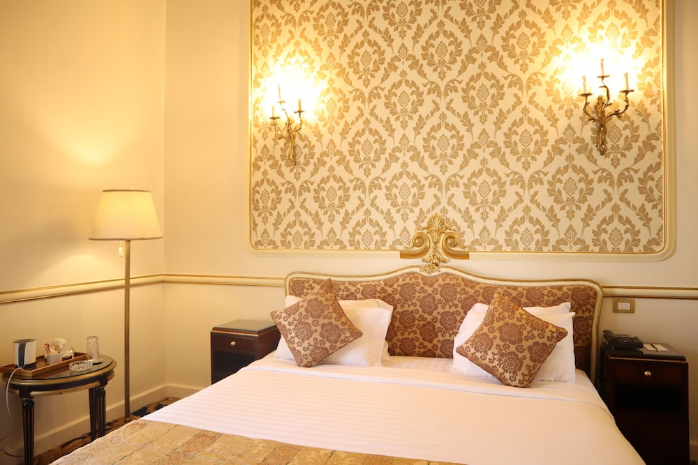 paradise inn le metropole hotel