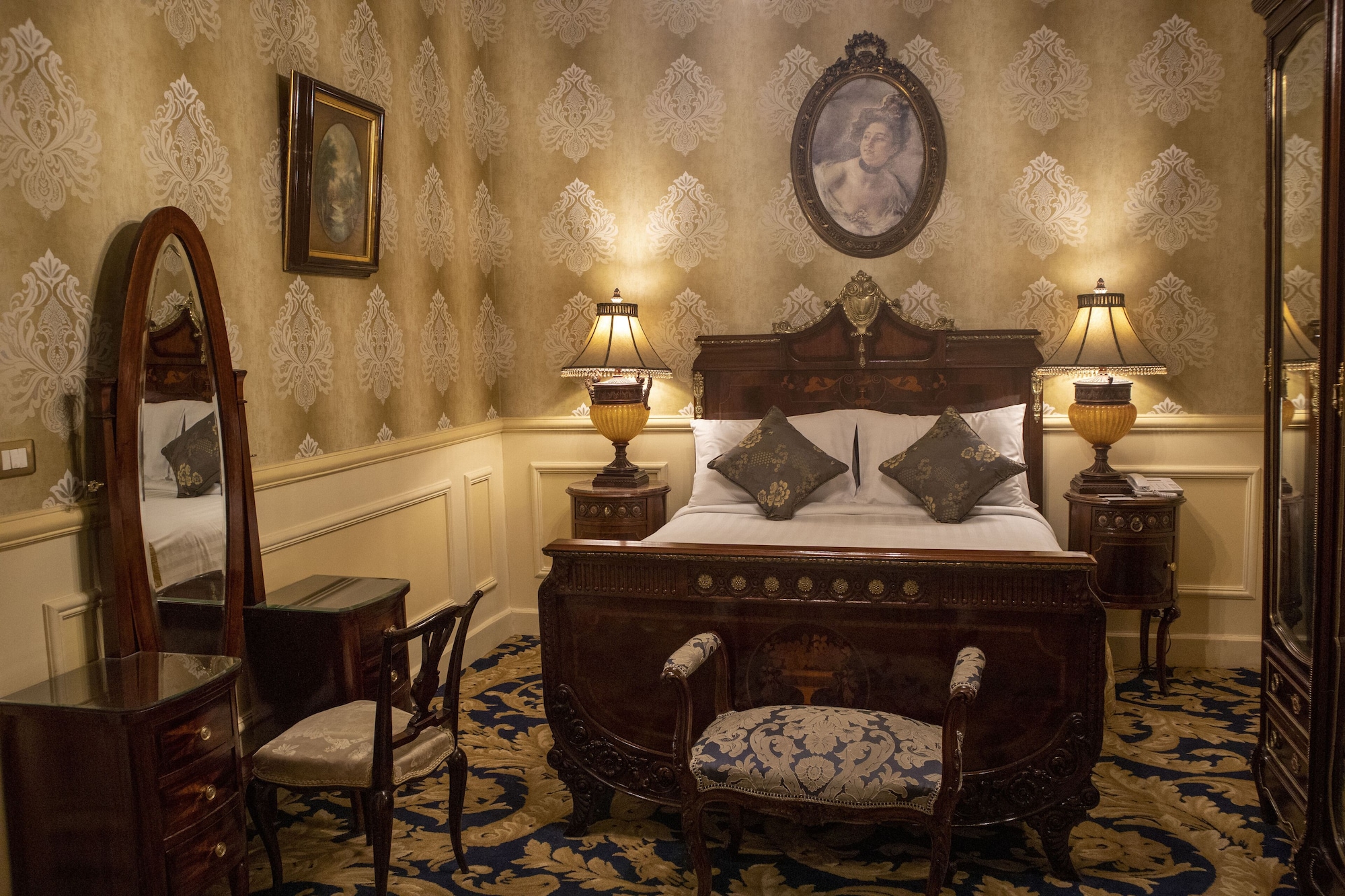 paradise inn le metropole hotel