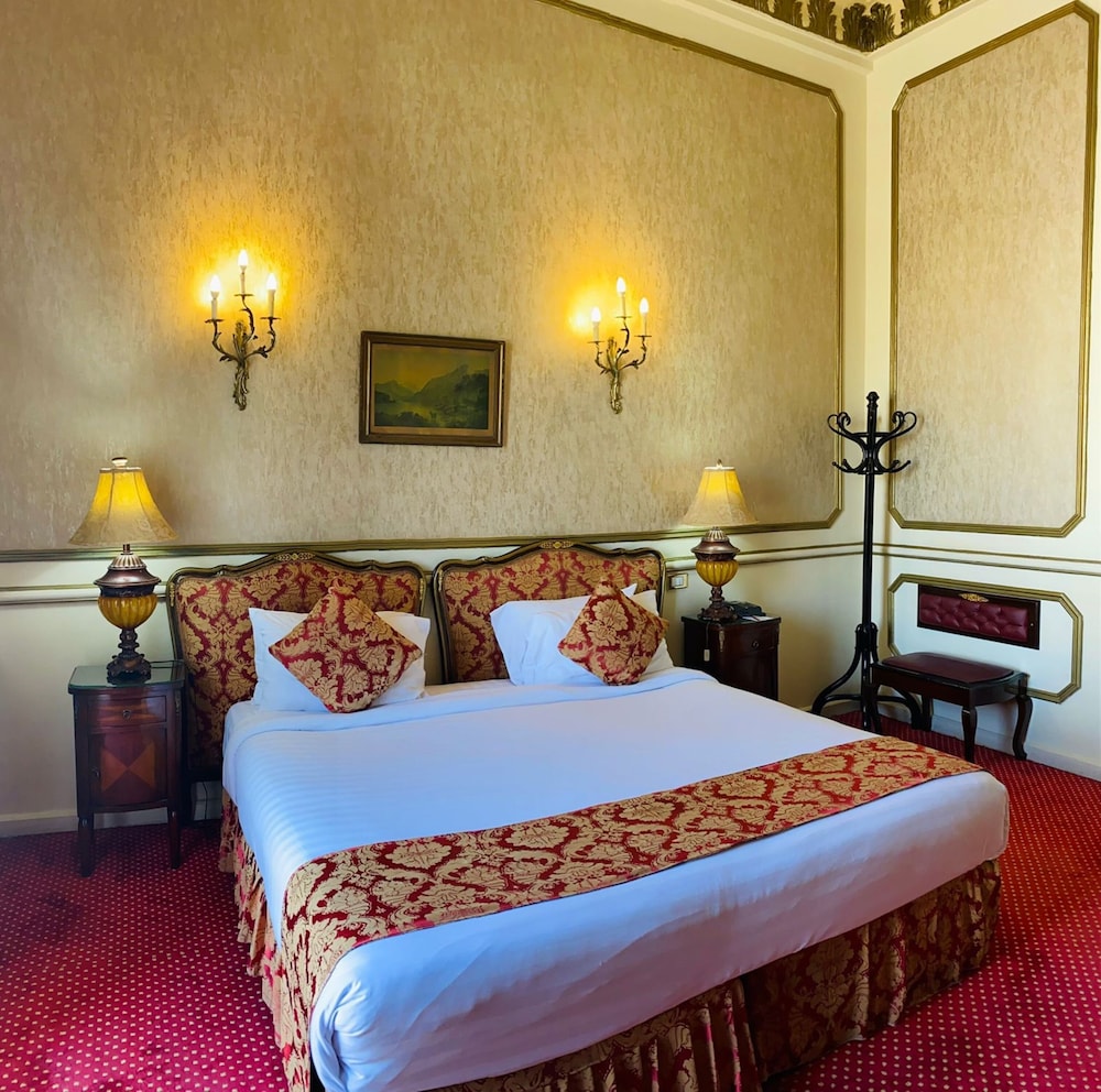 paradise inn le metropole hotel