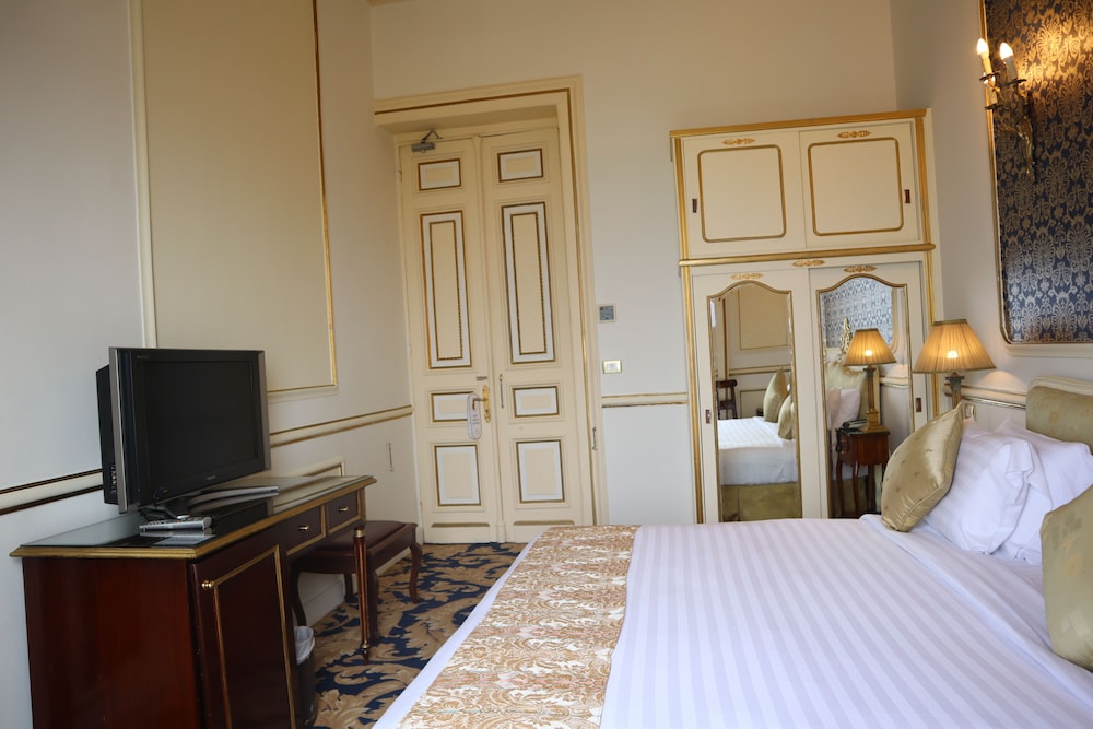 Paradise Inn Le Metropole Hotel,,4 star