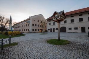 landhotel alte zollstation historical building
