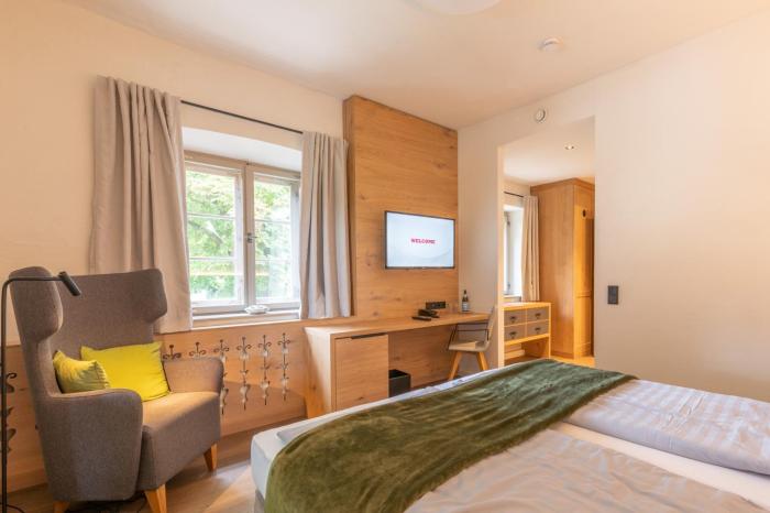 landhotel alte zollstation historical building