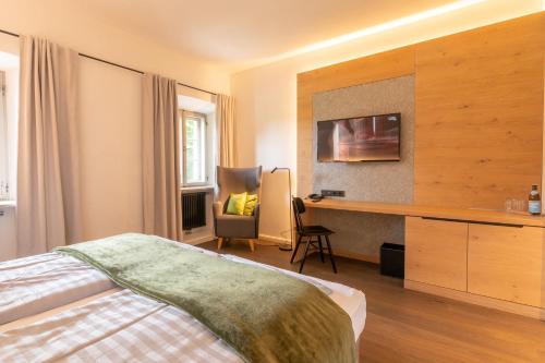 landhotel alte zollstation historical building