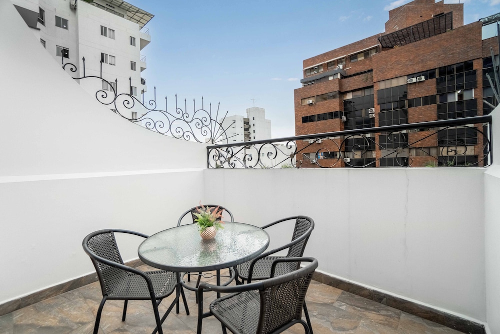 azor hotel cali versalles