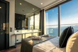lucky monkey hotel