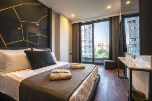 lucky monkey hotel