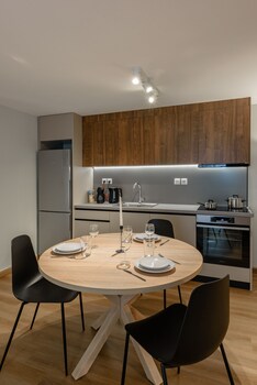 leviosa apartment airport by airstay