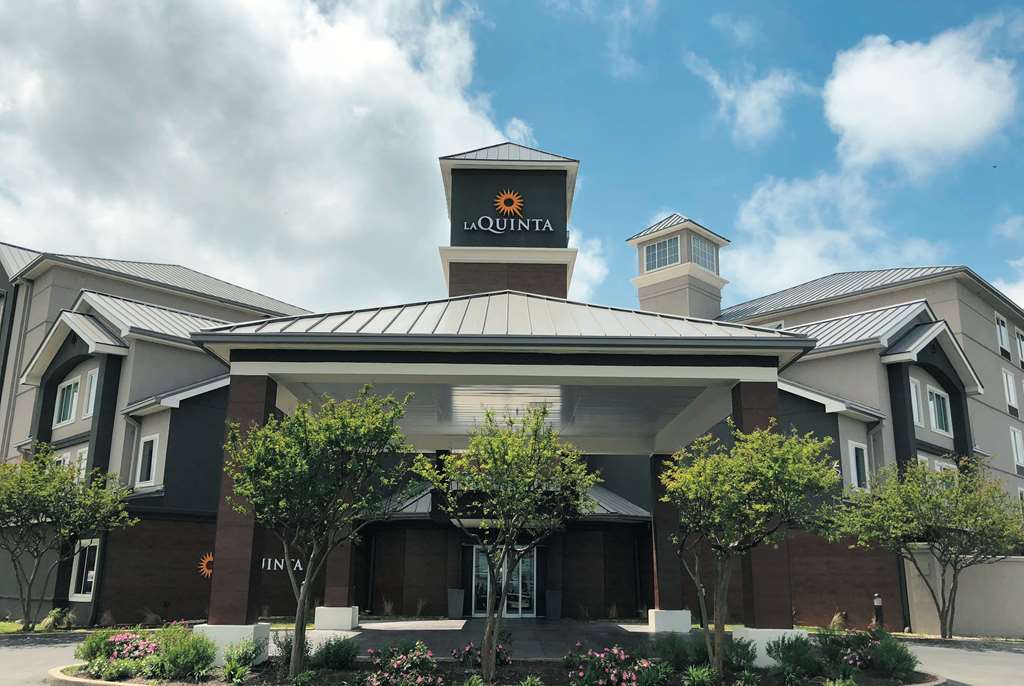 la quinta inn and suites by wyndham austin airport