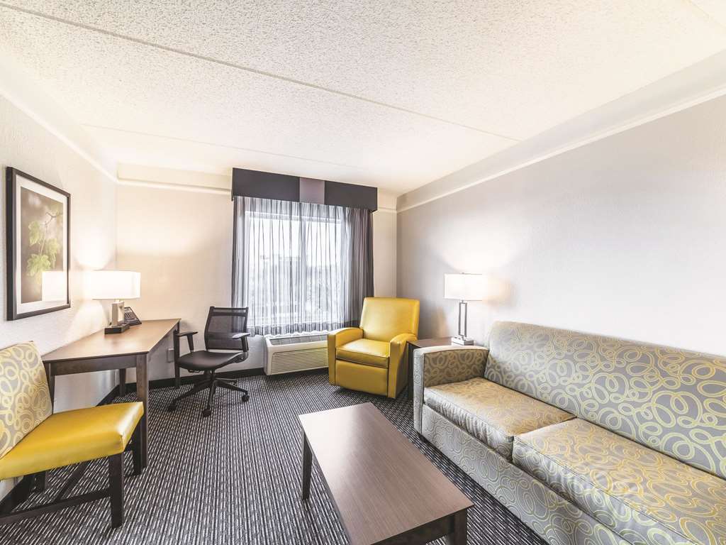 la quinta inn and suites by wyndham austin airport