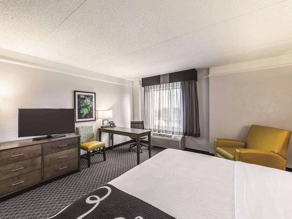 la quinta inn and suites by wyndham austin airport