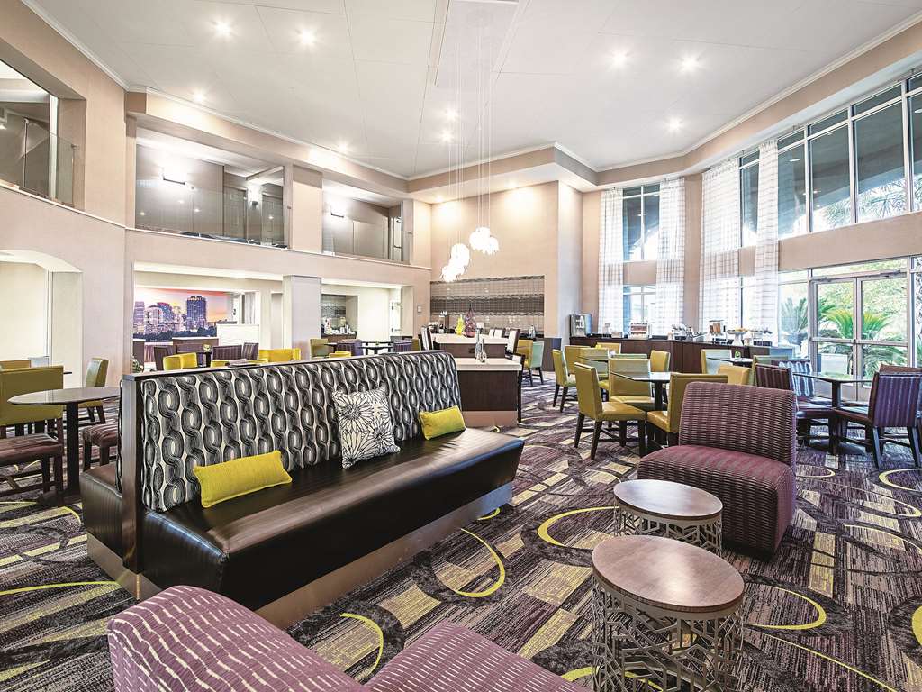 la quinta inn and suites by wyndham austin airport