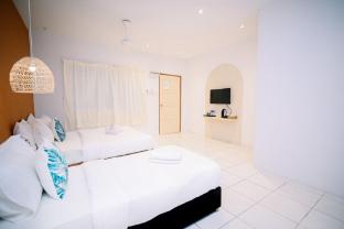lilla rainforest retreats by swing and pillows