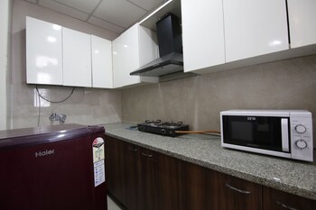 lime wood stay studio apartment