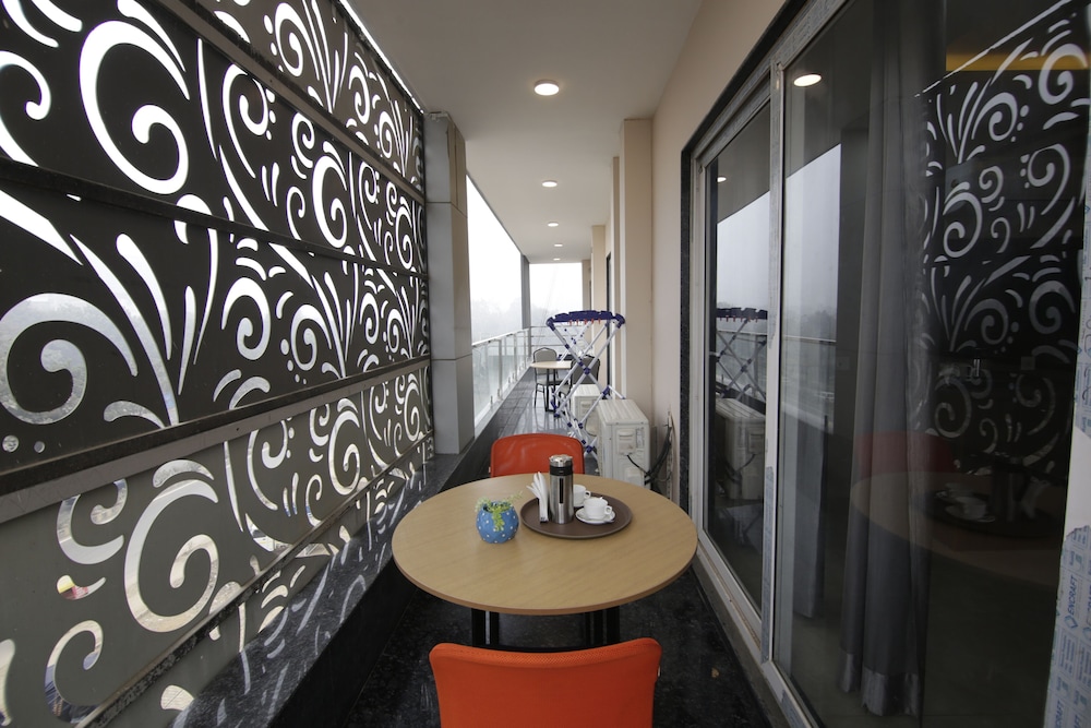 lime wood stay studio apartment