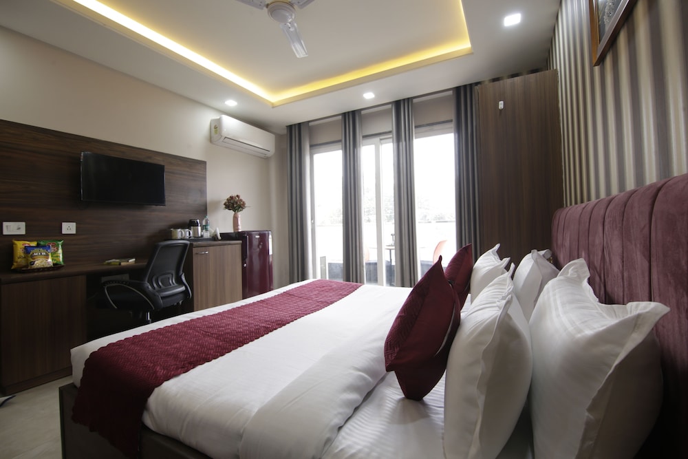 lime wood stay studio apartment