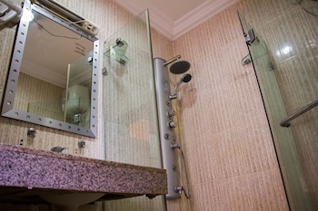 de bliss hotel and suites