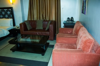 de bliss hotel and suites