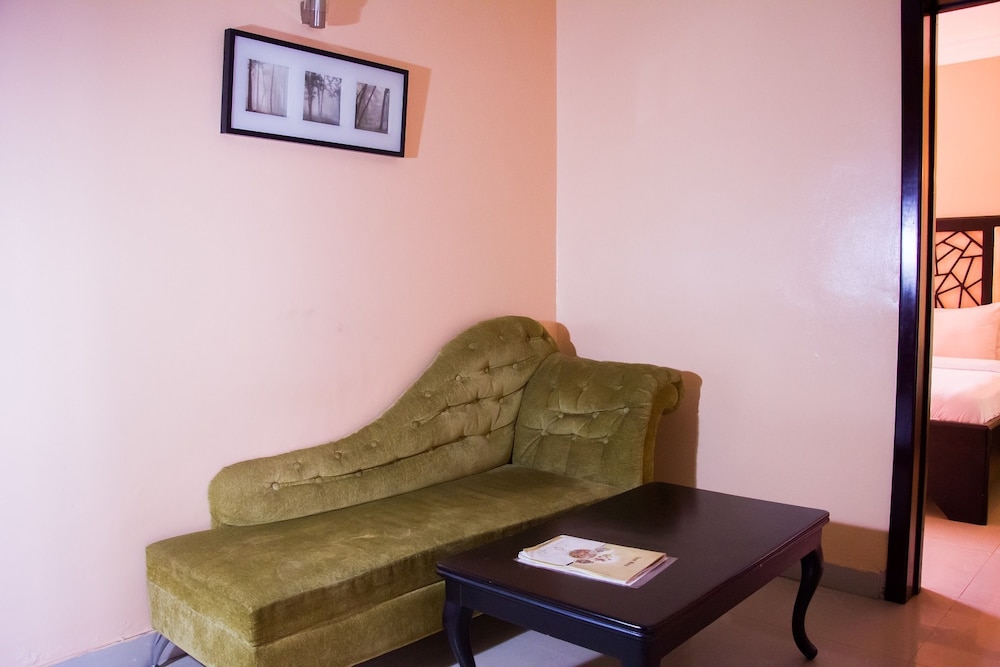 de bliss hotel and suites