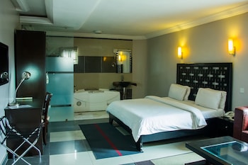de bliss hotel and suites