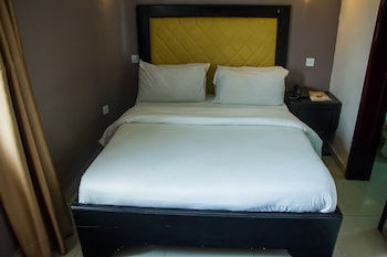 de bliss hotel and suites