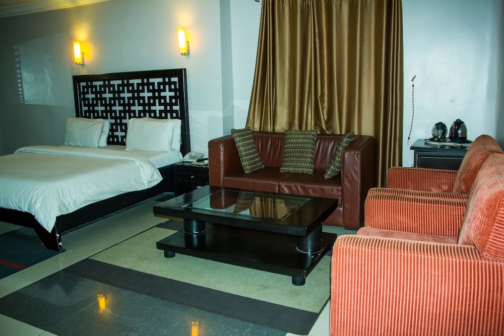 de bliss hotel and suites
