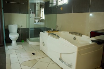 de bliss hotel and suites