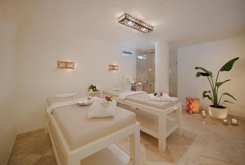 peninsula gardens hotel adults only