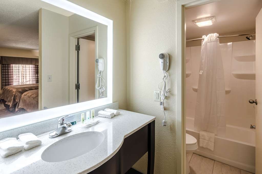 quality inn tanglewood