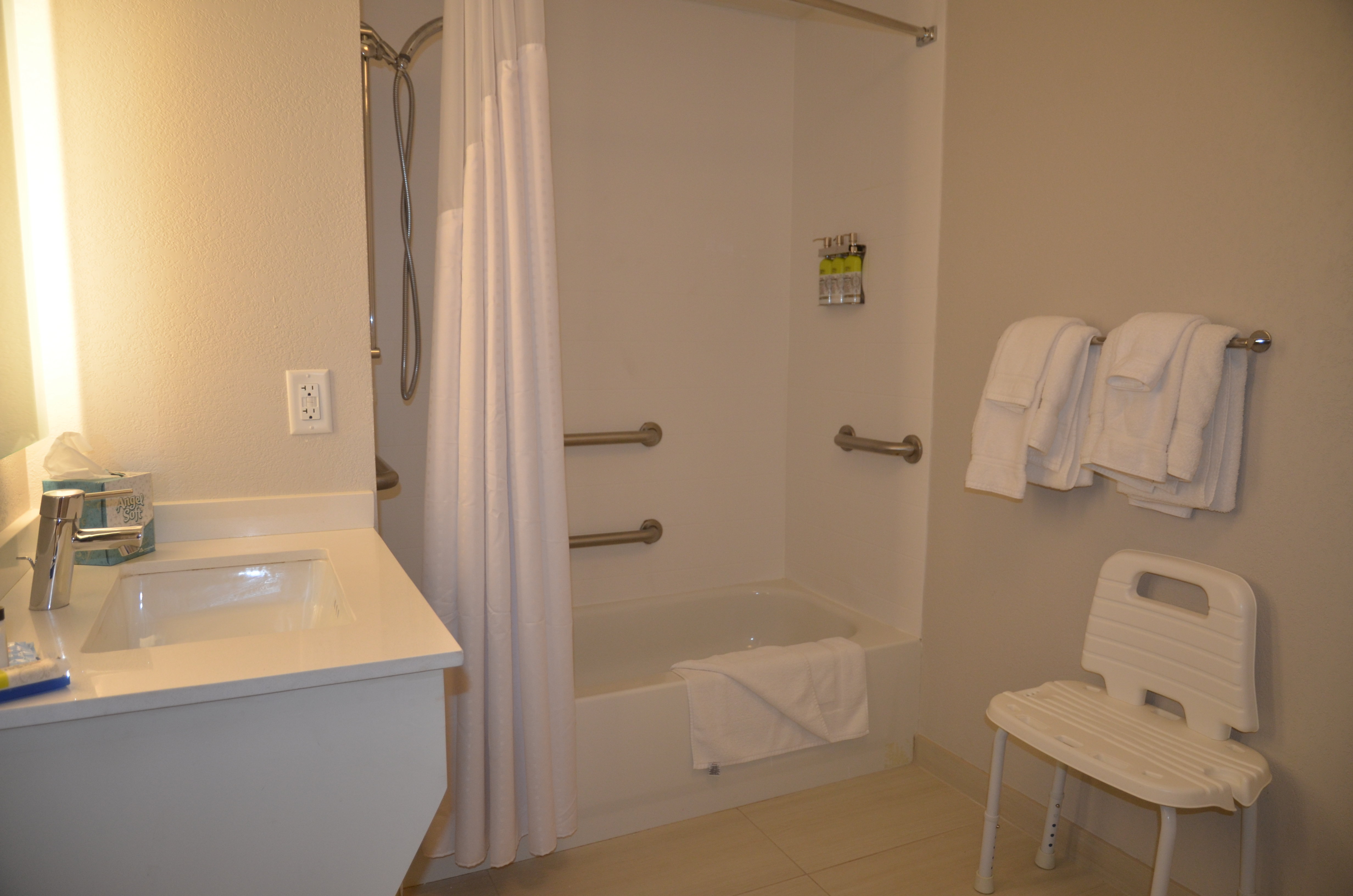 holiday inn express hotel and suites rochester by ihg