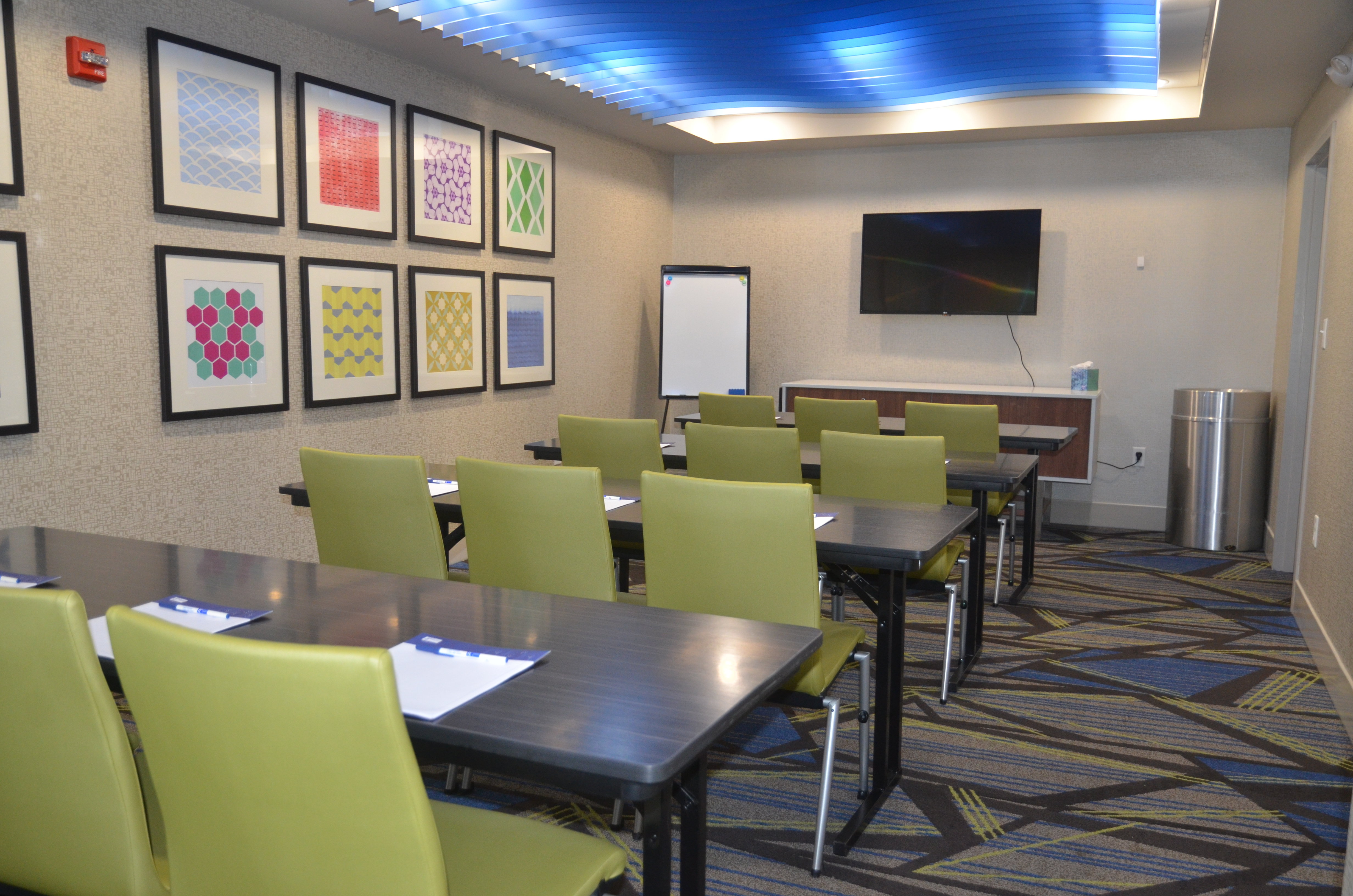 holiday inn express hotel and suites rochester by ihg