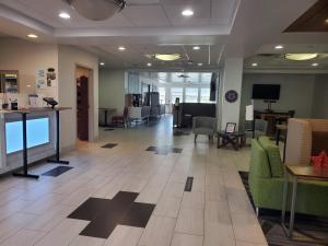 holiday inn express hotel and suites rochester by ihg