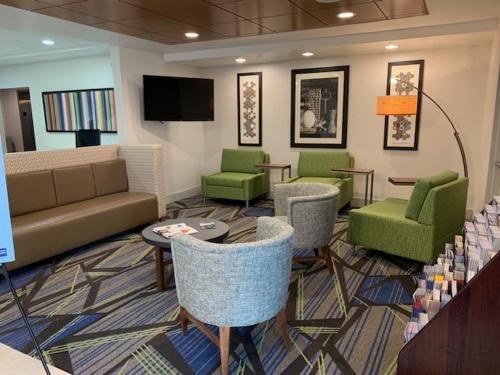 holiday inn express hotel and suites rochester by ihg