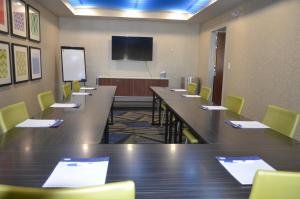 holiday inn express hotel and suites rochester by ihg