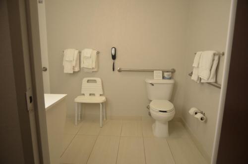holiday inn express hotel and suites rochester by ihg