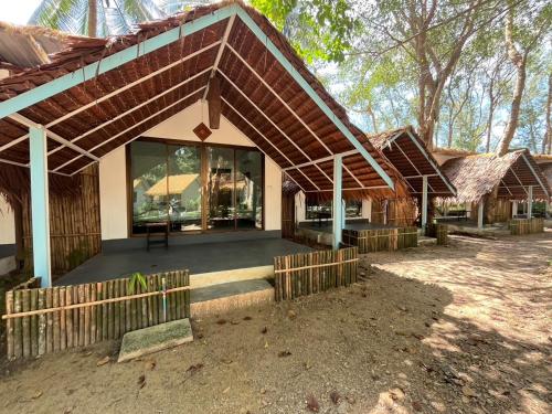 long beach club krabi
