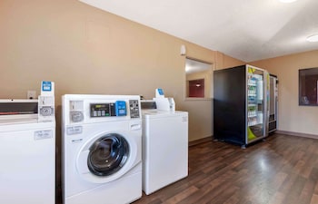 extended stay america select suites rockford state street