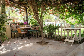 serenity hotel and lodge