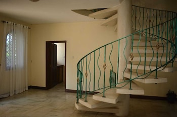 lux suites dofils creek residence nyali