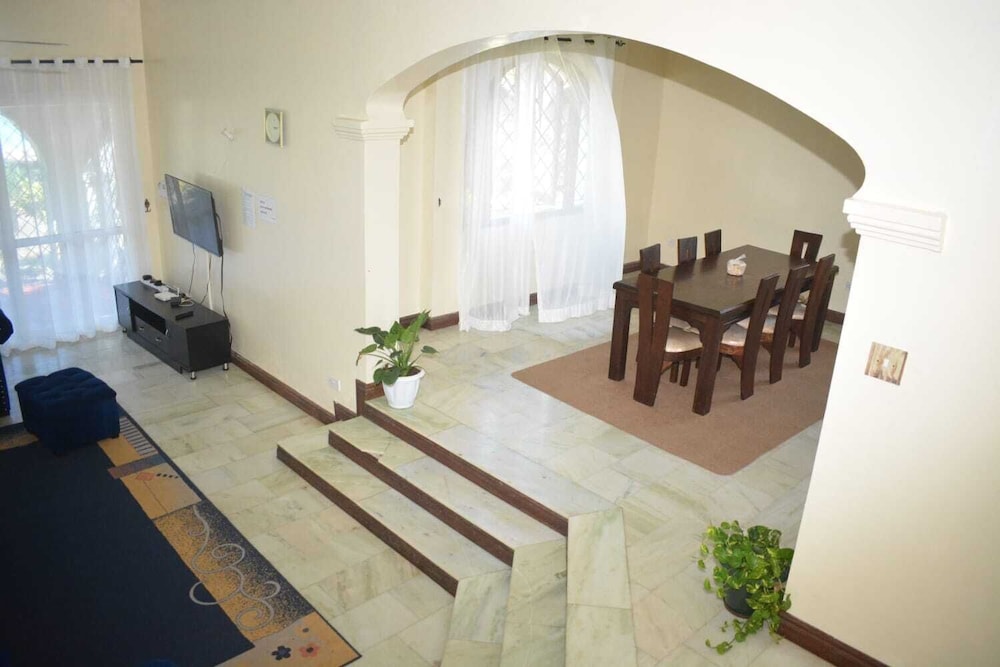 lux suites dofils creek residence nyali