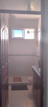 lux suites elsa royal apartments