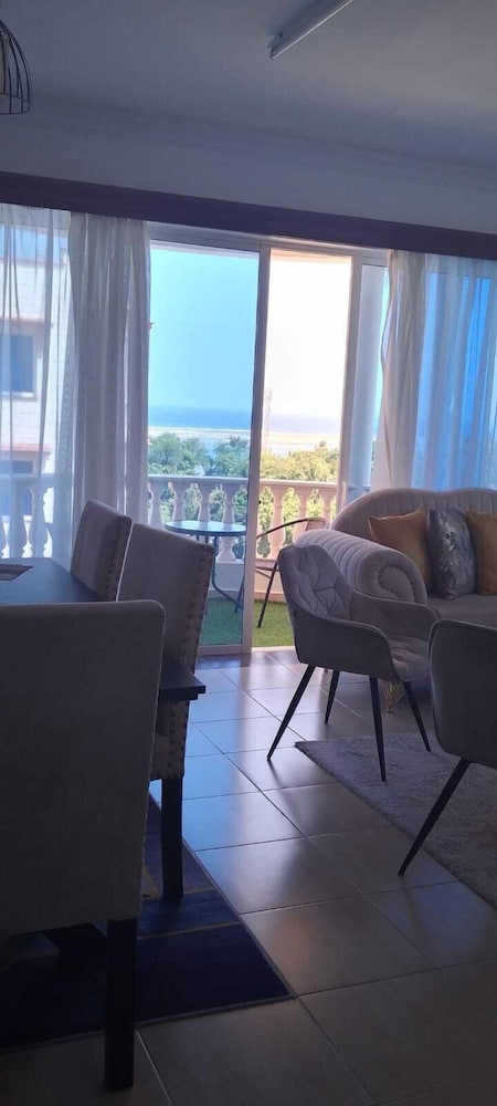 lux suites elsa royal apartments