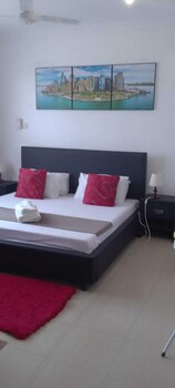 lux suites elsa royal apartments