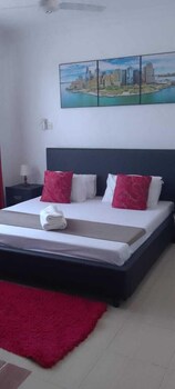 lux suites elsa royal apartments