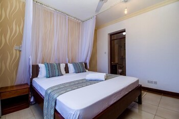 lux suites elsa royal apartments