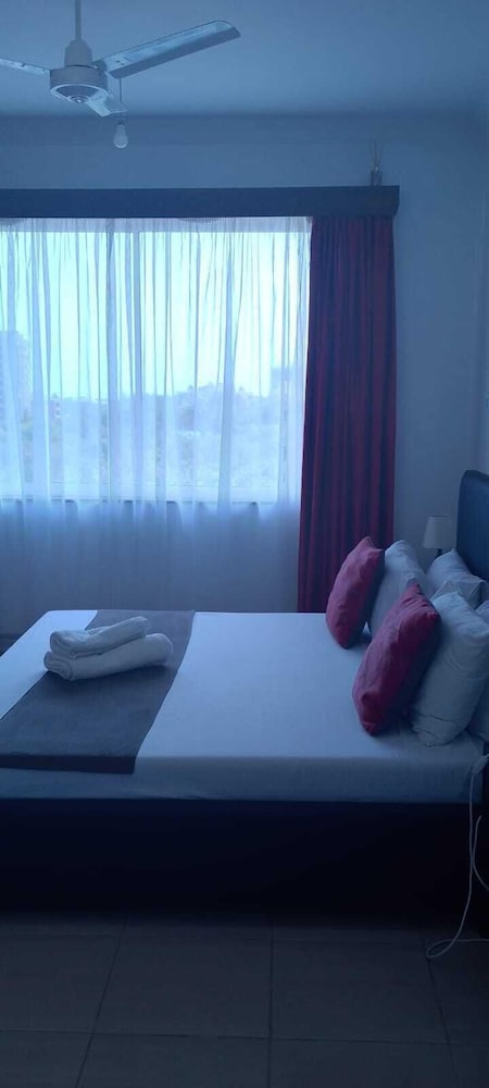 lux suites elsa royal apartments