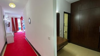 lux suites hayana palm apartments