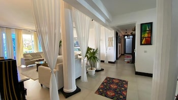 lux suites hayana palm apartments