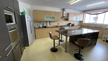 lux suites hayana palm apartments